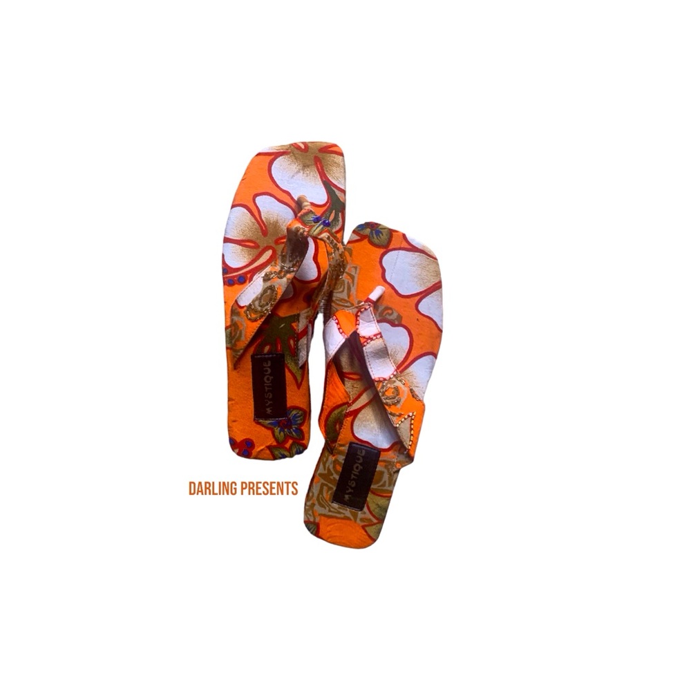 Mystique Floral Flip Flop Sandals Women Color Orange Size 8